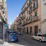 Ci troviamo al civico 21 di via Durazzo, a pochi passi dalla chiesa di San Giuseppe